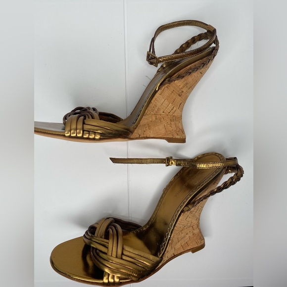 BCBGMaxazria NWT No Box Gold Strappy Women's Sandals. - Picture 10 of 11